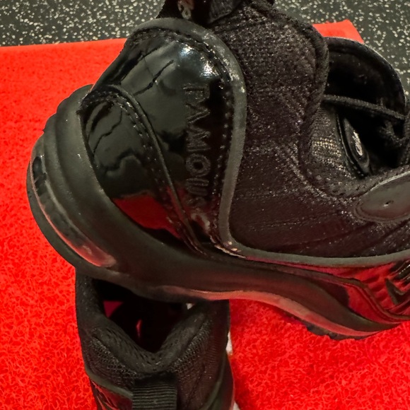 Supreme x Air Max 98 ‘Black’ - Picture 13 of 16